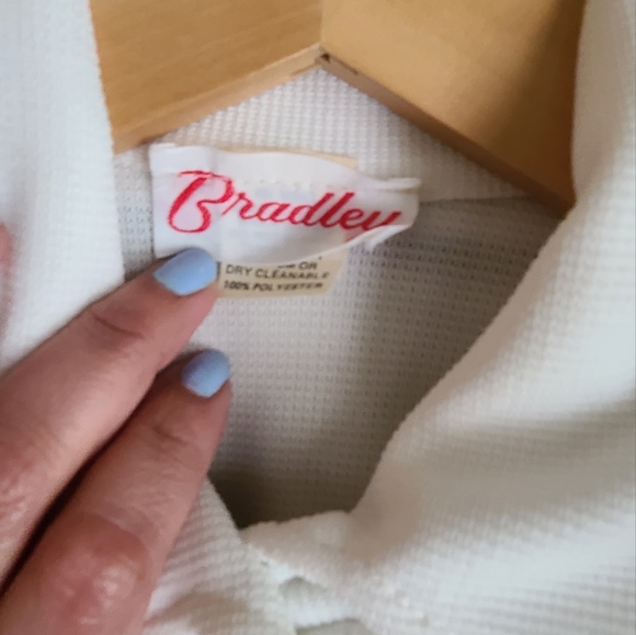 Vintage 70s White Shirt with Blue and Red Detailing - Picture 5 of 6